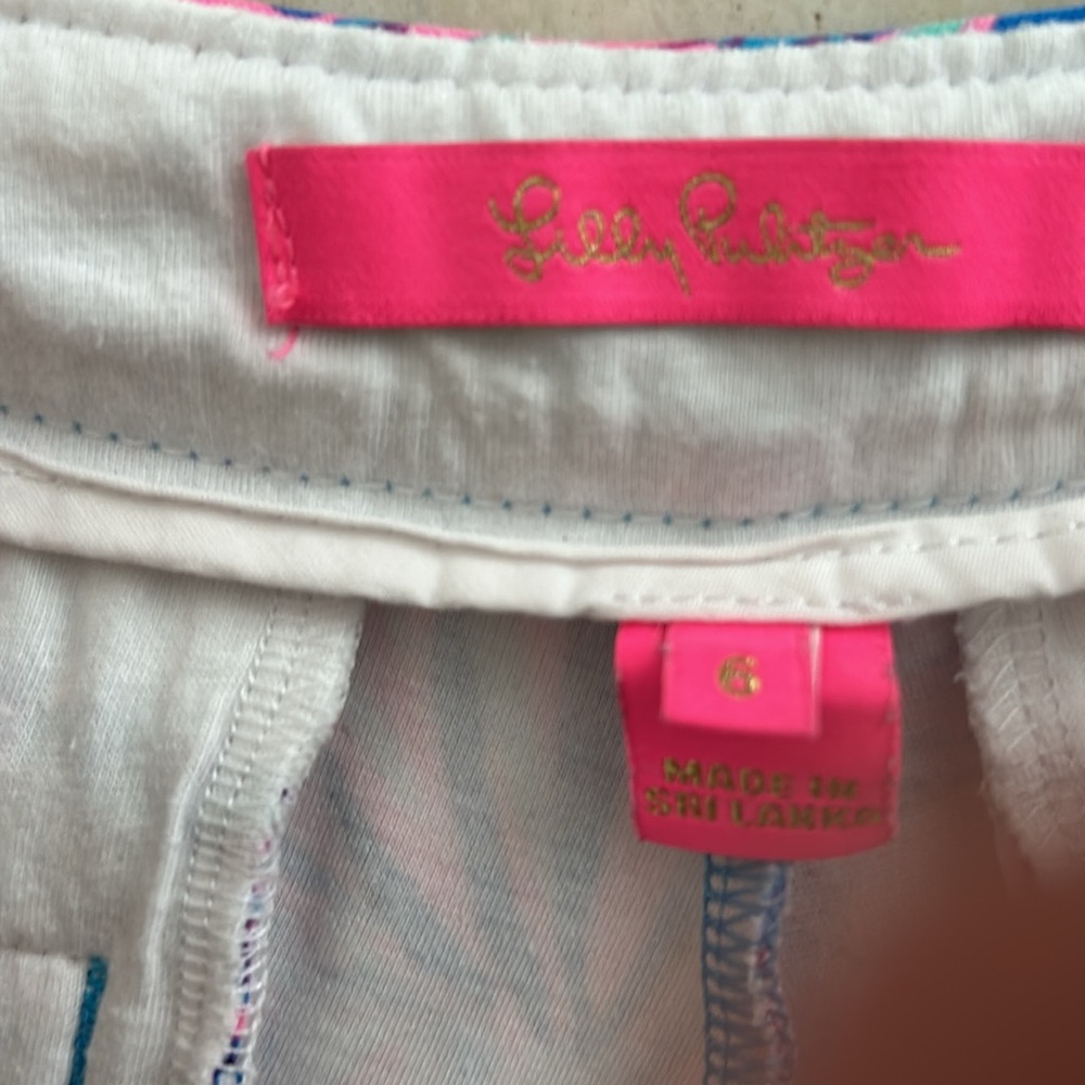 Lilly Pulitzer stretch shorts - Picture 7 of 8